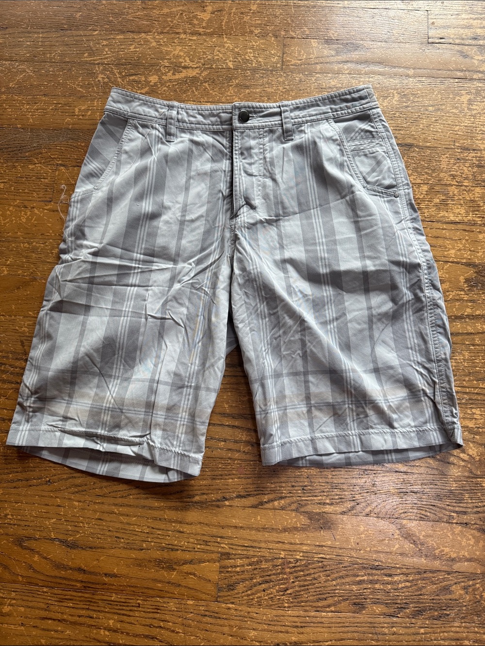Lululemon Men’s Commission Golf Casual Shorts.  Size 32